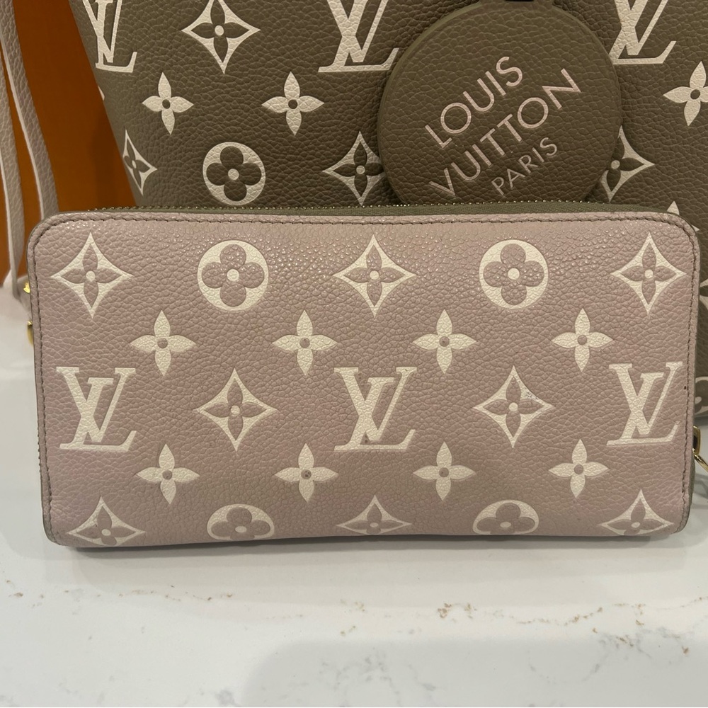 RARE Louis Vuitton OLIVE- Beige Empriente Monogram Wallet